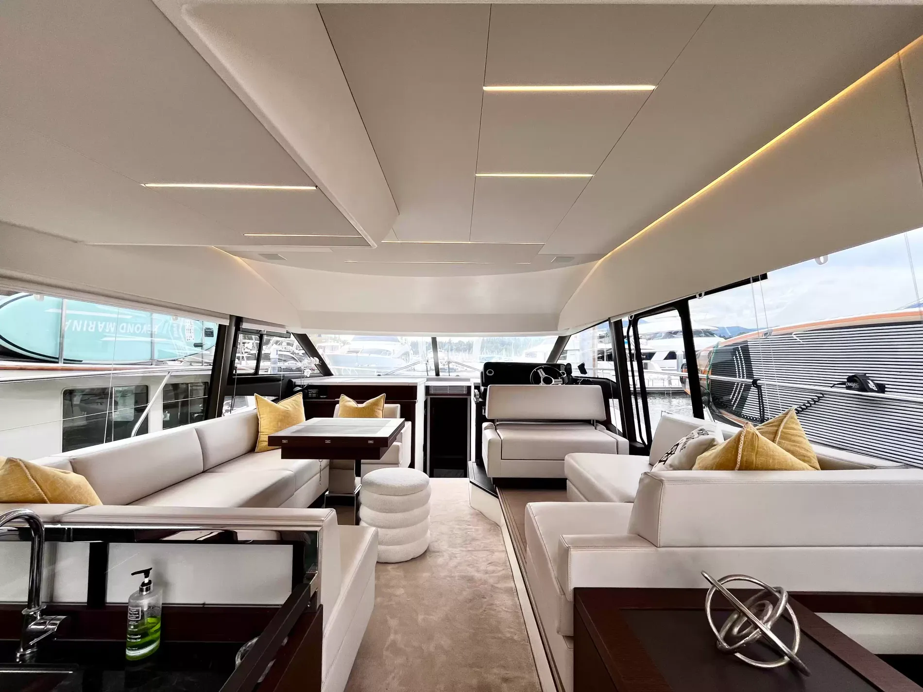 Pre-Owned 2021 Prestige yachts 520 Fly for Sale | Vancouver, BC | M&P Yacht Centre | 6a89202d2ef704f9af004a81