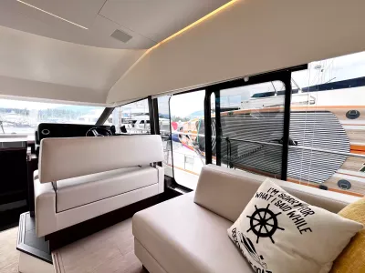 Pre-Owned 2021 Prestige yachts 520 Fly for Sale | Vancouver, BC | M&P Yacht Centre | 6a89202d2ef704f9af004a81