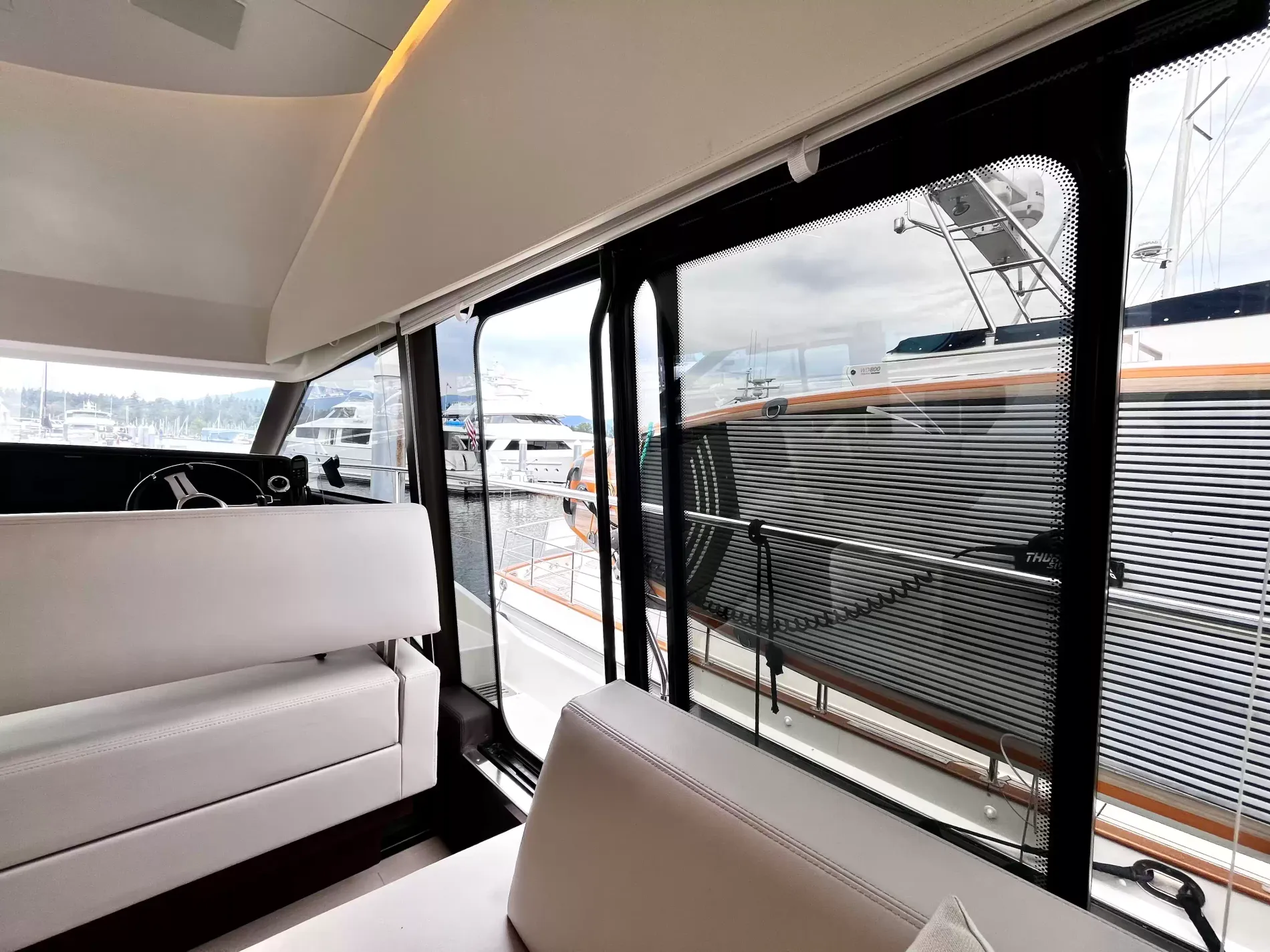 Pre-Owned 2021 Prestige yachts 520 Fly for Sale | Vancouver, BC | M&P Yacht Centre | 6a89202d2ef704f9af004a81