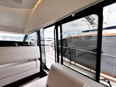 Pre-Owned 2021 Prestige yachts 520 Fly for Sale | Vancouver, BC | M&P Yacht Centre | 6a89202d2ef704f9af004a81