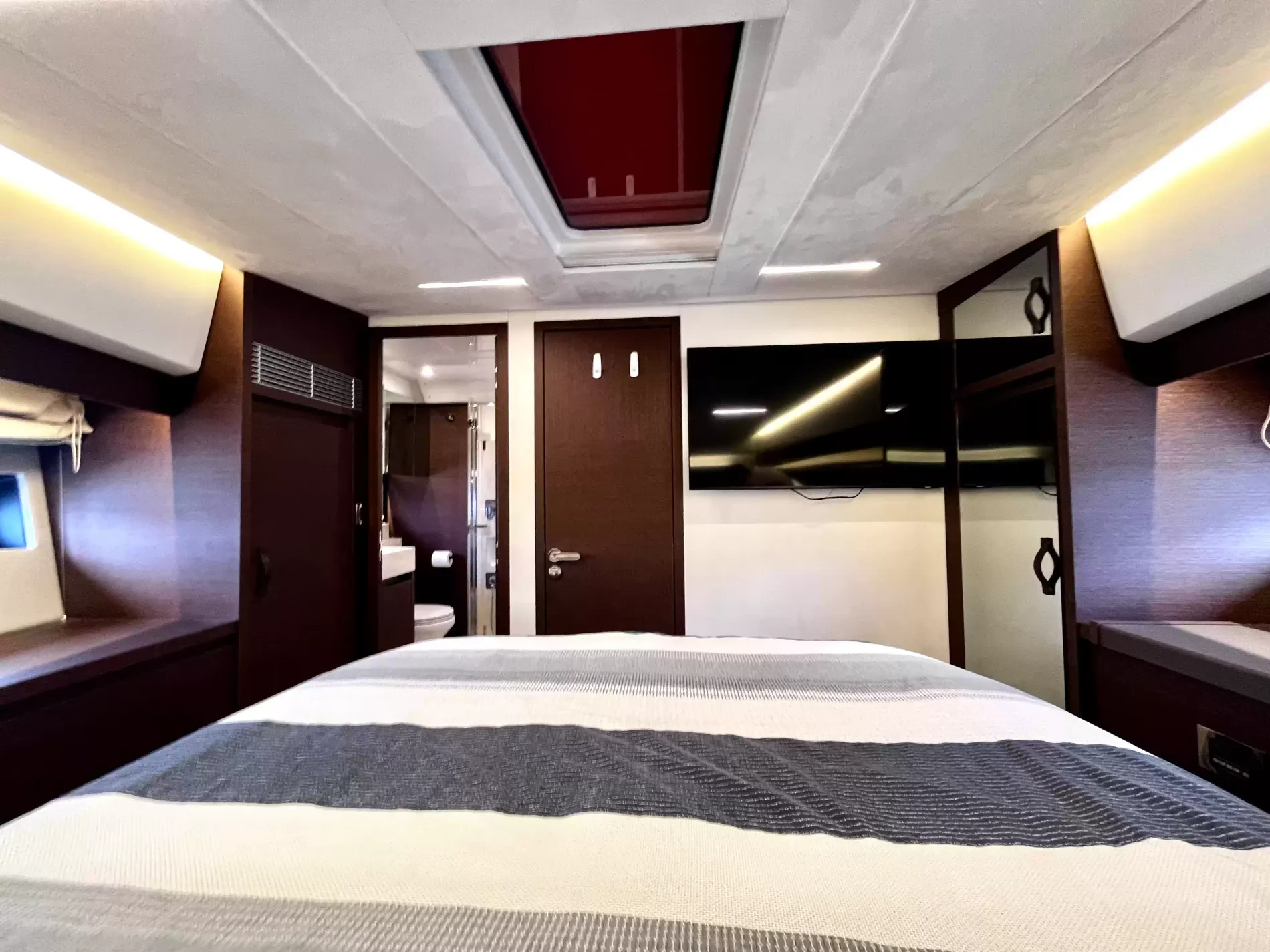 Pre-Owned 2021 Prestige yachts 520 Fly for Sale | Vancouver, BC | M&P Yacht Centre | 6a89202d2ef704f9af004a81