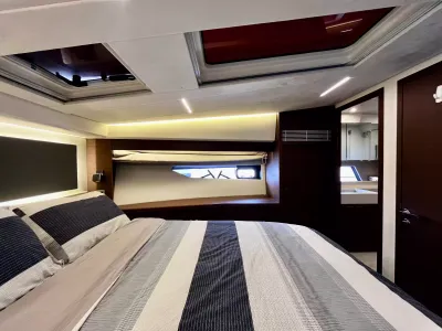 Pre-Owned 2021 Prestige yachts 520 Fly for Sale | Vancouver, BC | M&P Yacht Centre | 6a89202d2ef704f9af004a81
