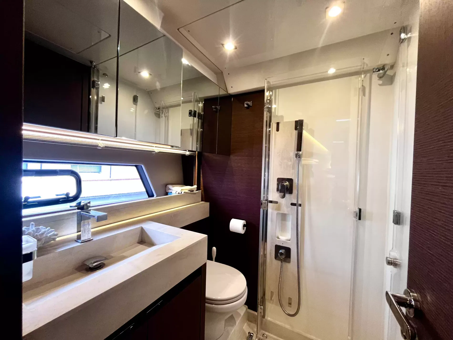 Pre-Owned 2021 Prestige yachts 520 Fly for Sale | Vancouver, BC | M&P Yacht Centre | 6a89202d2ef704f9af004a81