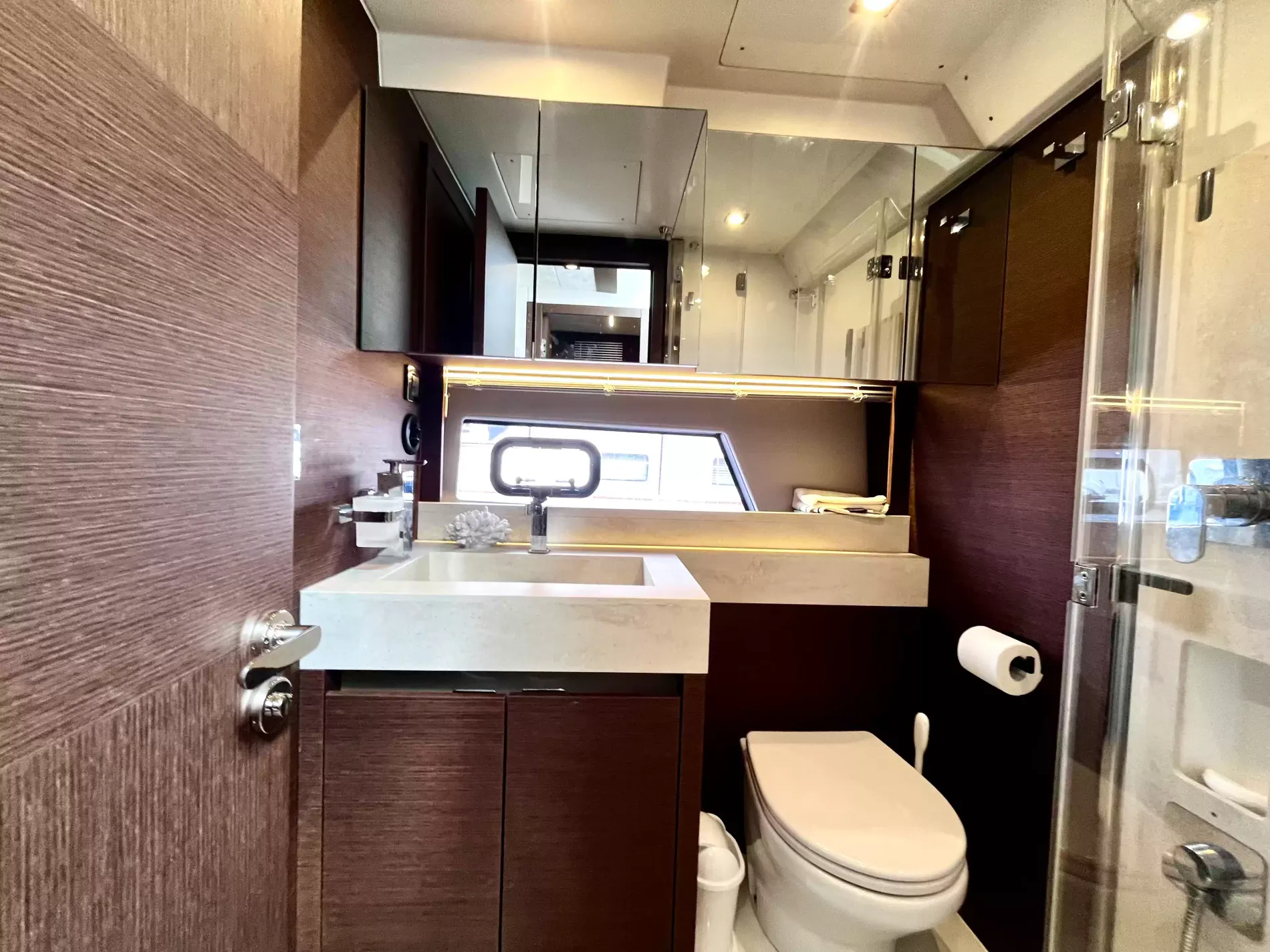 Pre-Owned 2021 Prestige yachts 520 Fly for Sale | Vancouver, BC | M&P Yacht Centre | 6a89202d2ef704f9af004a81