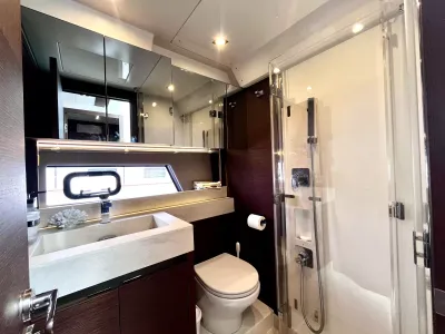 Pre-Owned 2021 Prestige yachts 520 Fly for Sale | Vancouver, BC | M&P Yacht Centre | 6a89202d2ef704f9af004a81