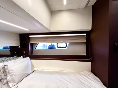 Pre-Owned 2021 Prestige yachts 520 Fly for Sale | Vancouver, BC | M&P Yacht Centre | 6a89202d2ef704f9af004a81