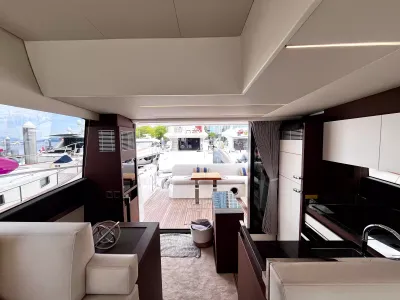 Pre-Owned 2021 Prestige yachts 520 Fly for Sale | Vancouver, BC | M&P Yacht Centre | 6a89202d2ef704f9af004a81