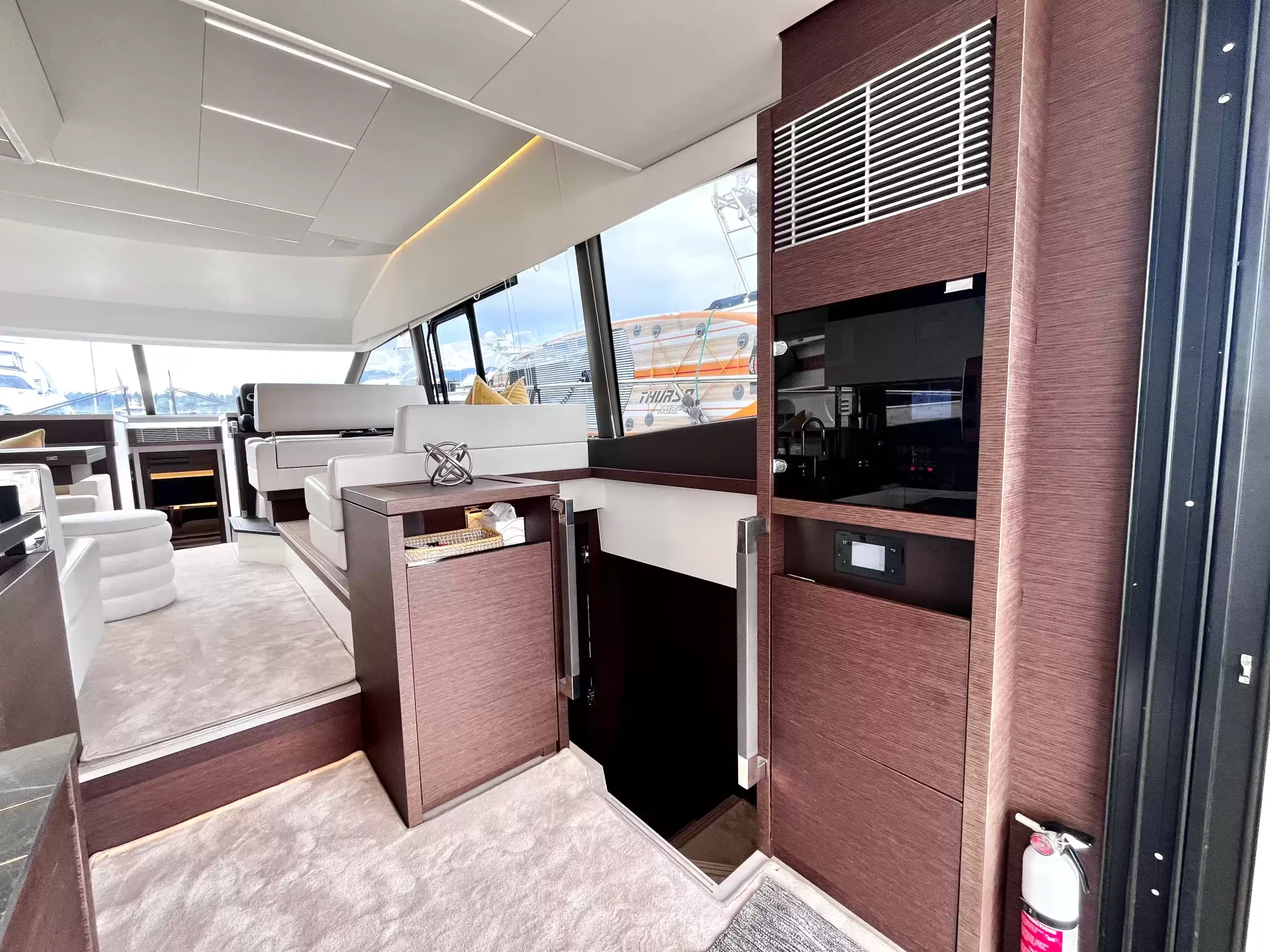 Pre-Owned 2021 Prestige yachts 520 Fly for Sale | Vancouver, BC | M&P Yacht Centre | 6a89202d2ef704f9af004a81