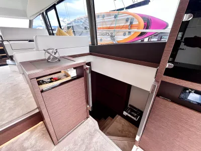 Pre-Owned 2021 Prestige yachts 520 Fly for Sale | Vancouver, BC | M&P Yacht Centre | 6a89202d2ef704f9af004a81