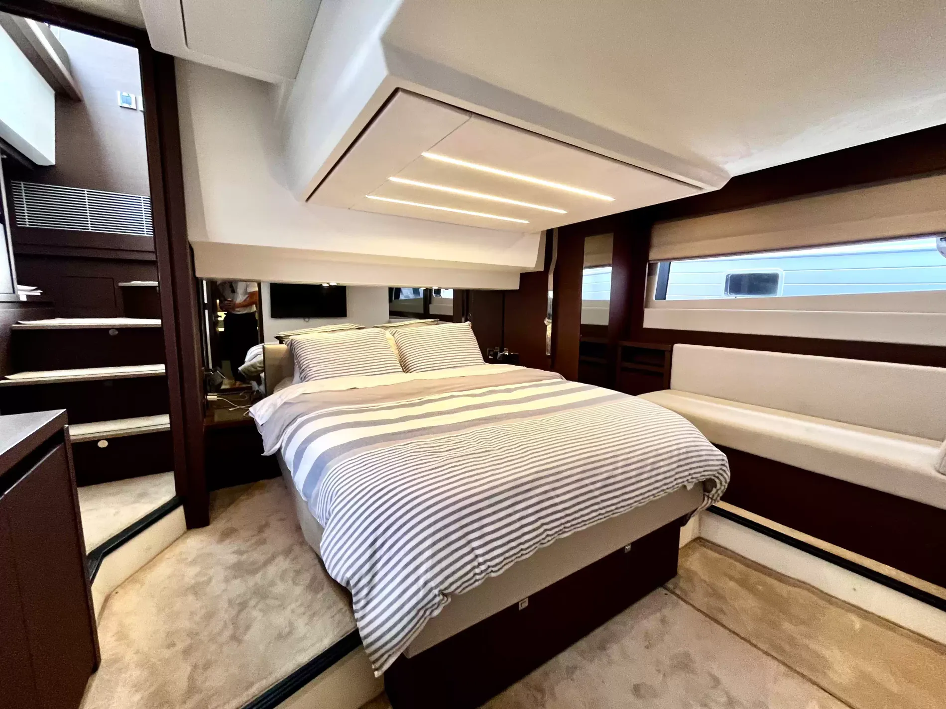 Pre-Owned 2021 Prestige yachts 520 Fly for Sale | Vancouver, BC | M&P Yacht Centre | 6a89202d2ef704f9af004a81