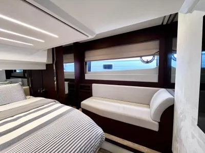Pre-Owned 2021 Prestige yachts 520 Fly for Sale | Vancouver, BC | M&P Yacht Centre | 6a89202d2ef704f9af004a81