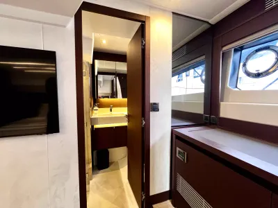 Pre-Owned 2021 Prestige yachts 520 Fly for Sale | Vancouver, BC | M&P Yacht Centre | 6a89202d2ef704f9af004a81