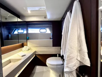 Pre-Owned 2021 Prestige yachts 520 Fly for Sale | Vancouver, BC | M&P Yacht Centre | 6a89202d2ef704f9af004a81