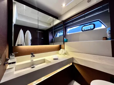 Pre-Owned 2021 Prestige yachts 520 Fly for Sale | Vancouver, BC | M&P Yacht Centre | 6a89202d2ef704f9af004a81