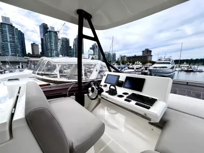 Pre-Owned 2021 Prestige yachts 520 Fly for Sale | Vancouver, BC | M&P Yacht Centre | 6a89202d2ef704f9af004a81