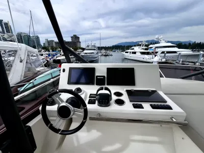 Pre-Owned 2021 Prestige yachts 520 Fly for Sale | Vancouver, BC | M&P Yacht Centre | 6a89202d2ef704f9af004a81