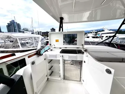 Pre-Owned 2021 Prestige yachts 520 Fly for Sale | Vancouver, BC | M&P Yacht Centre | 6a89202d2ef704f9af004a81