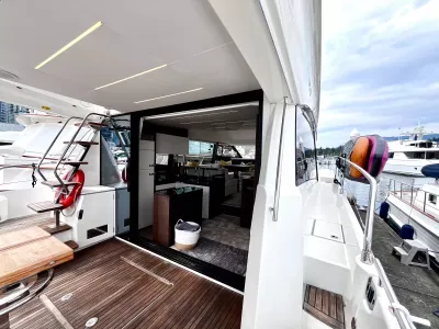 Pre-Owned 2021 Prestige yachts 520 Fly for Sale | Vancouver, BC | M&P Yacht Centre | 6a89202d2ef704f9af004a81