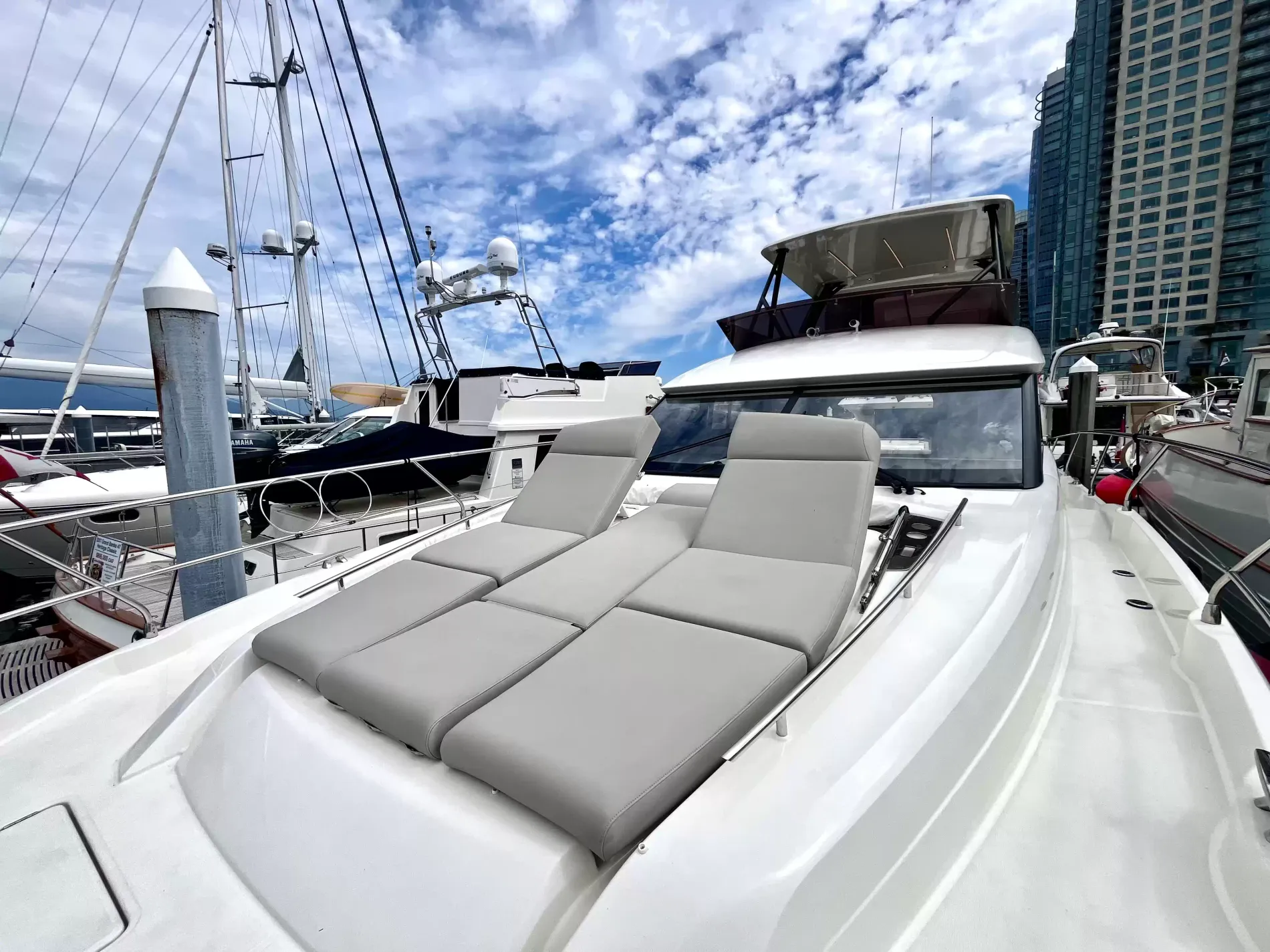 Pre-Owned 2021 Prestige yachts 520 Fly for Sale | Vancouver, BC | M&P Yacht Centre | 6a89202d2ef704f9af004a81