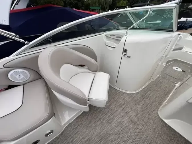 2004  Sea Ray 220 Sundeck