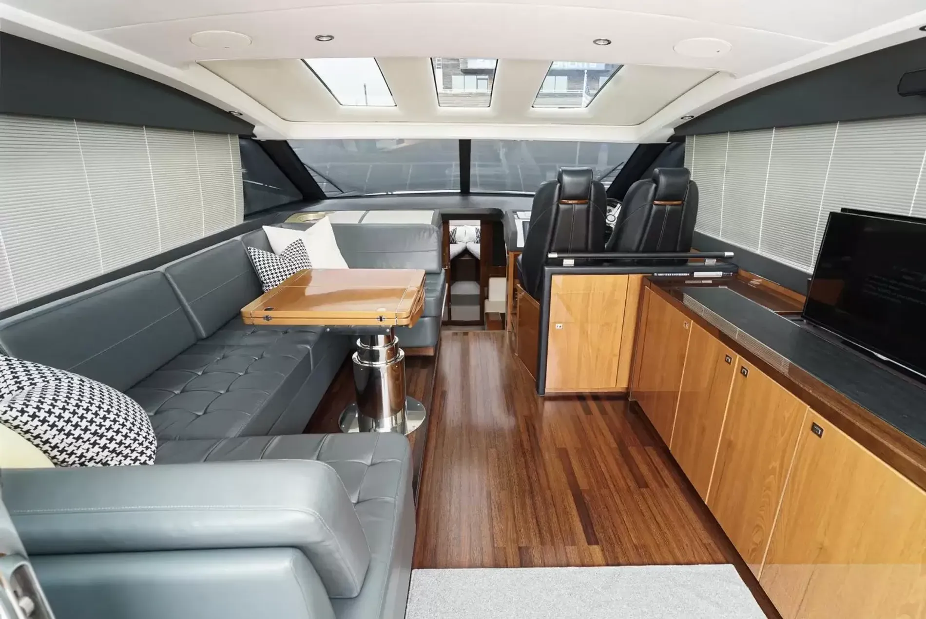 Pre-Owned 2015 Princess V52 for Sale | Vancouver, BC | M&P Yacht Centre | 6a892bed1db46488f4024a83
