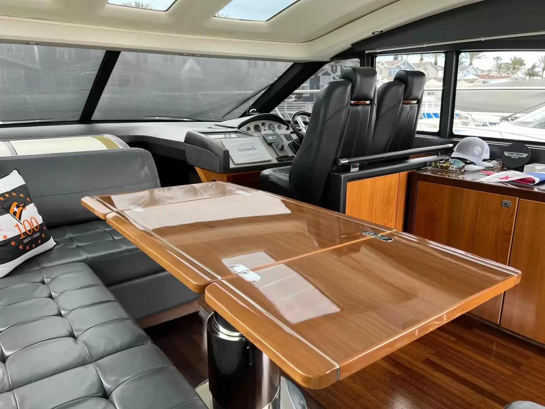 Pre-Owned 2015 Princess V52 for Sale | Vancouver, BC | M&P Yacht Centre | 6a892bed1db46488f4024a83