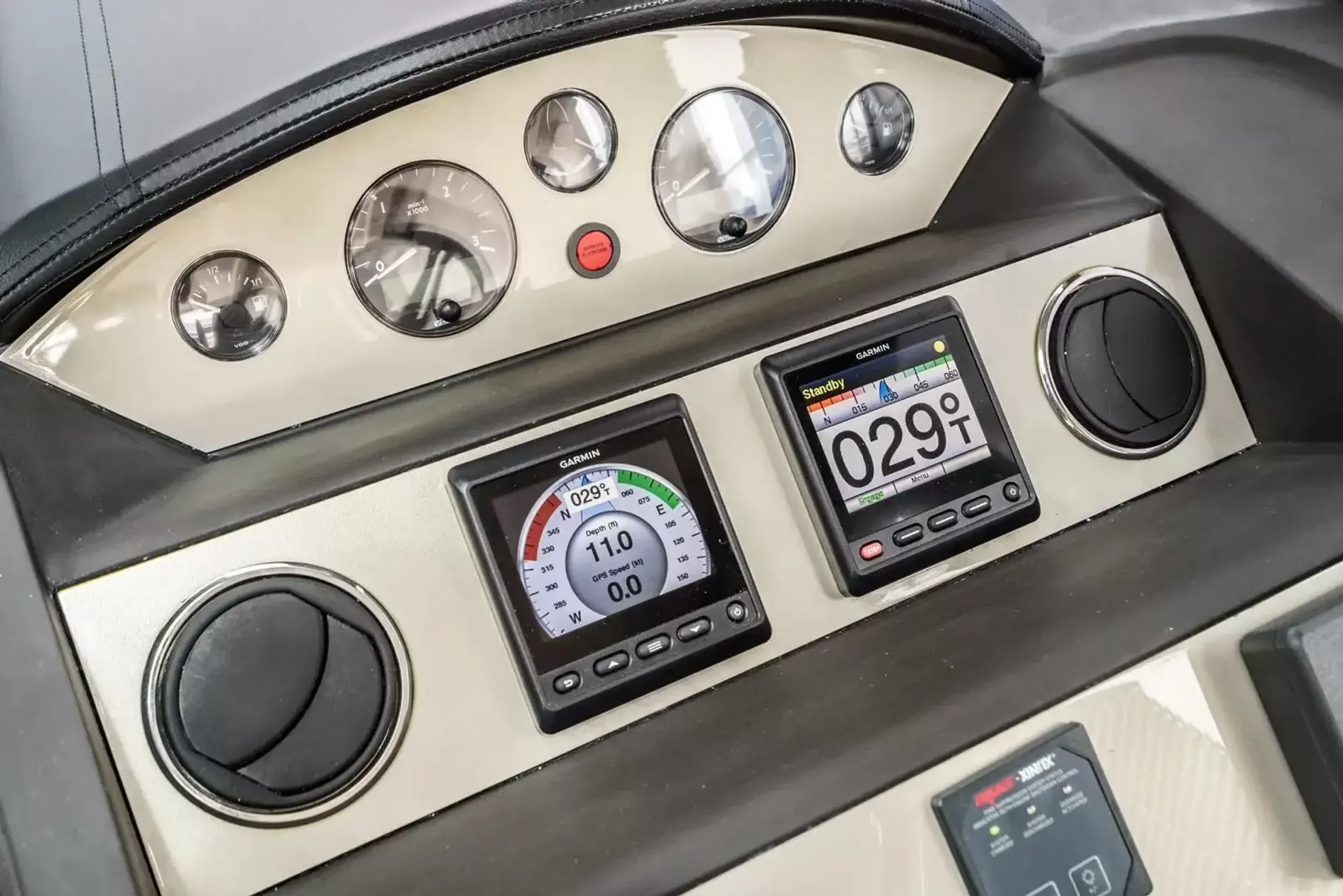 Pre-Owned 2015 Princess V52 for Sale | Vancouver, BC | M&P Yacht Centre | 6a892bed1db46488f4024a83