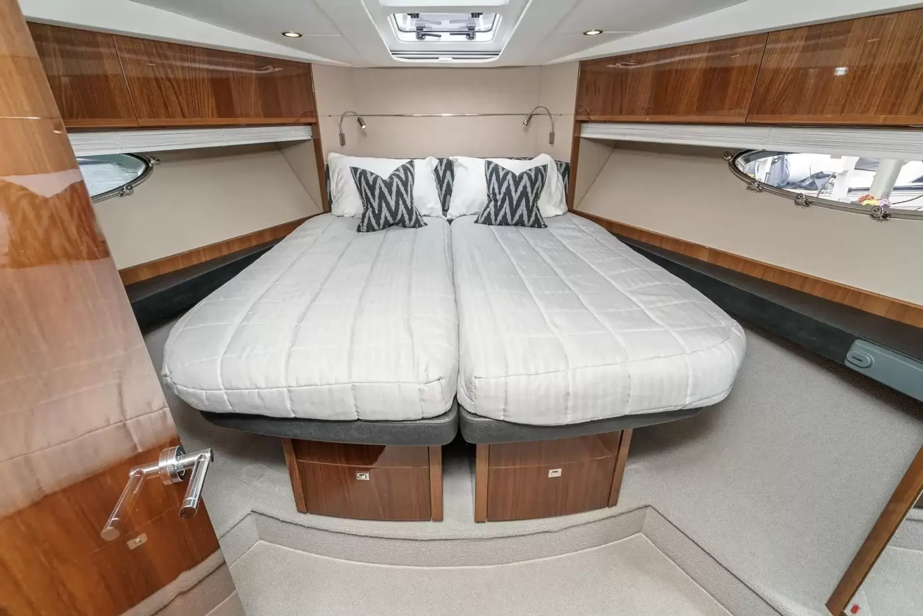 Pre-Owned 2015 Princess V52 for Sale | Vancouver, BC | M&P Yacht Centre | 6a892bed1db46488f4024a83