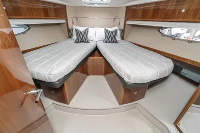 Pre-Owned 2015 Princess V52 for Sale | Vancouver, BC | M&P Yacht Centre | 6a892bed1db46488f4024a83