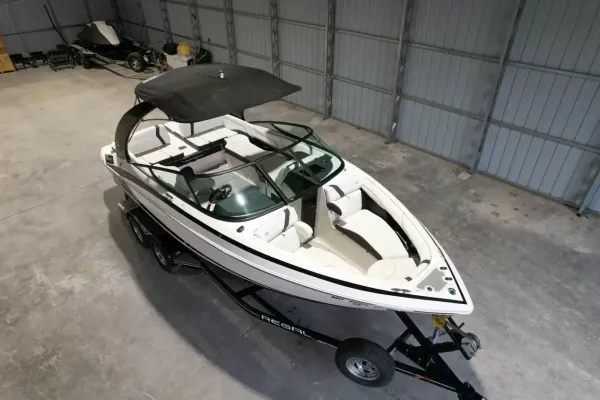 2017 Regal 2300-17