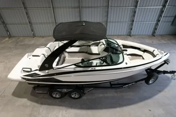 2017 Regal 2300-3