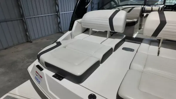 2017 Regal 2300-44