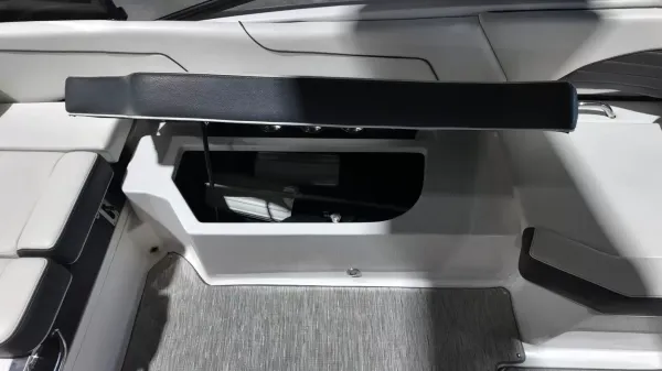 2017 Regal 2300-40