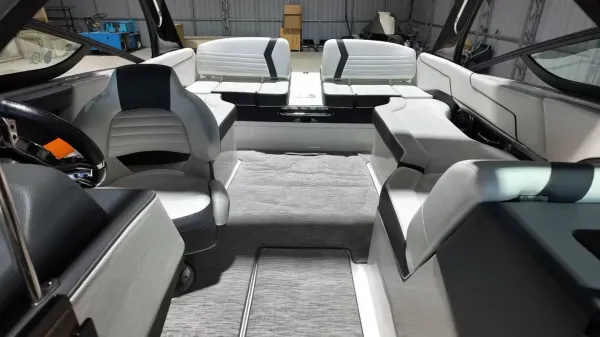 2017 Regal 2300-27