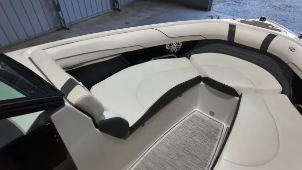 2017 Regal 2300-19