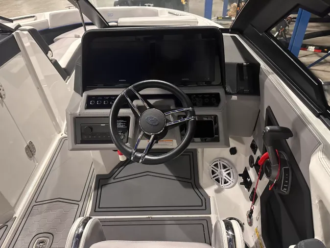 2022 Cobalt R6 Surf