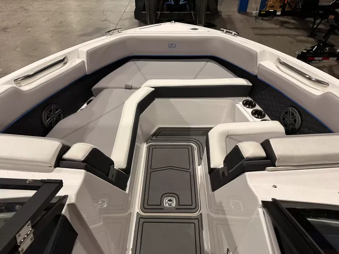 2022 Cobalt R6 Surf