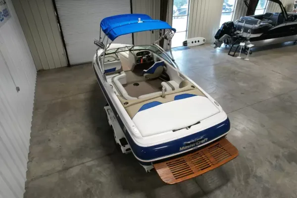 2000 Mastercraft Maristar 230-11