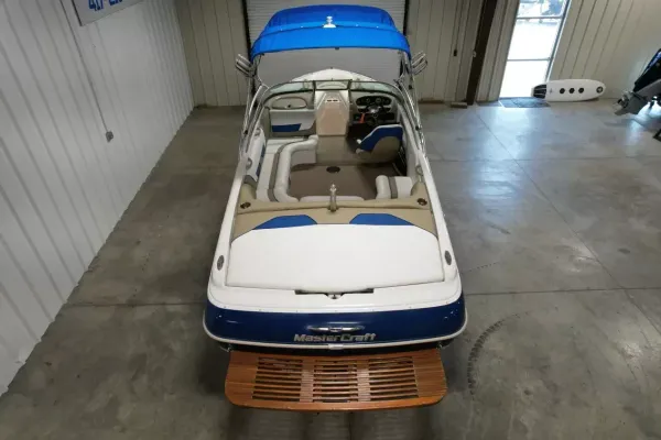2000 Mastercraft Maristar 230-9