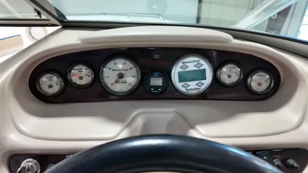 2000 Mastercraft Maristar 230-24