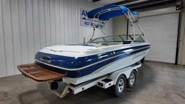 2000 Mastercraft Maristar 230-4