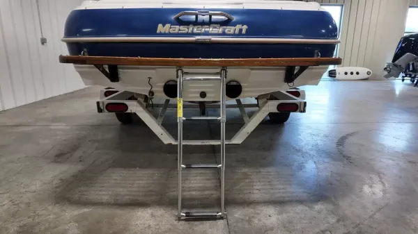 2000 Mastercraft Maristar 230-8