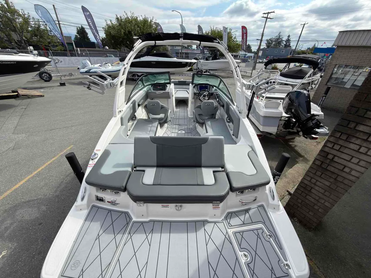 2026 Chaparral GT3 Surf-8