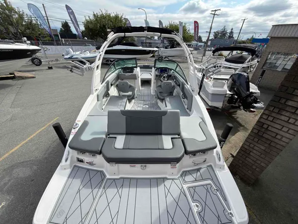 2026 Chaparral GT3 Surf-8