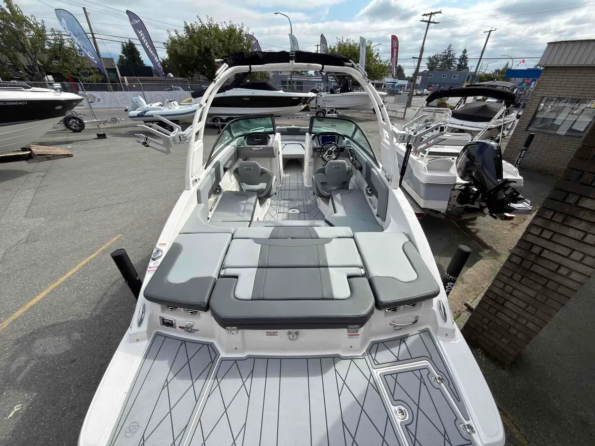 2026 Chaparral GT3 Surf-7