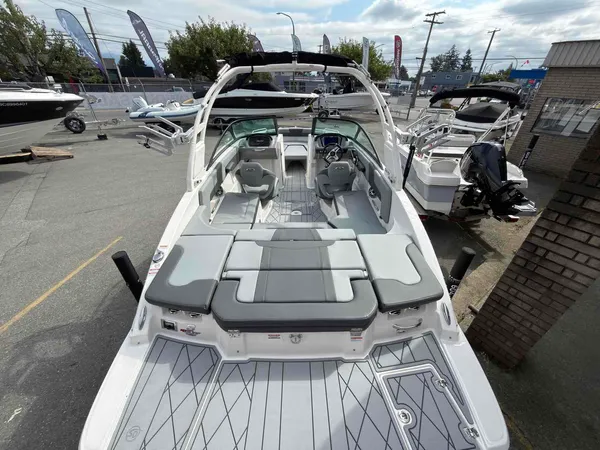 2026 Chaparral GT3 Surf-7