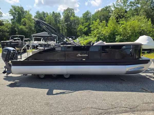 2027 Barletta boats Aria 22UC