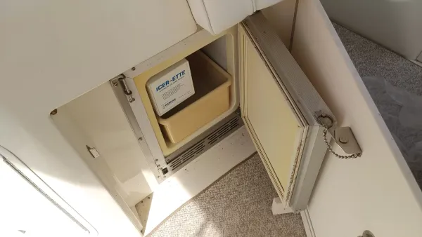 1996 Sundancer 330-12