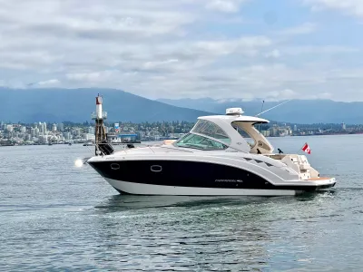Pre-Owned 2018 Chaparral 330 Signature for Sale | Vancouver, BC | M&P Yacht Centre | 6a912cb785f8ff06d0058ff4