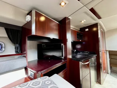 Pre-Owned 2018 Chaparral 330 Signature for Sale | Vancouver, BC | M&P Yacht Centre | 6a912cb785f8ff06d0058ff4